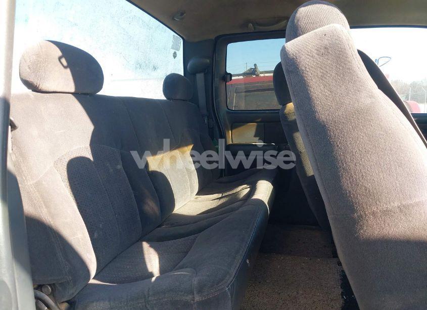 Photo 8 of 2000 Chevrolet Silverado 2500 LS (VIN 1GCGK29U5YE380137)