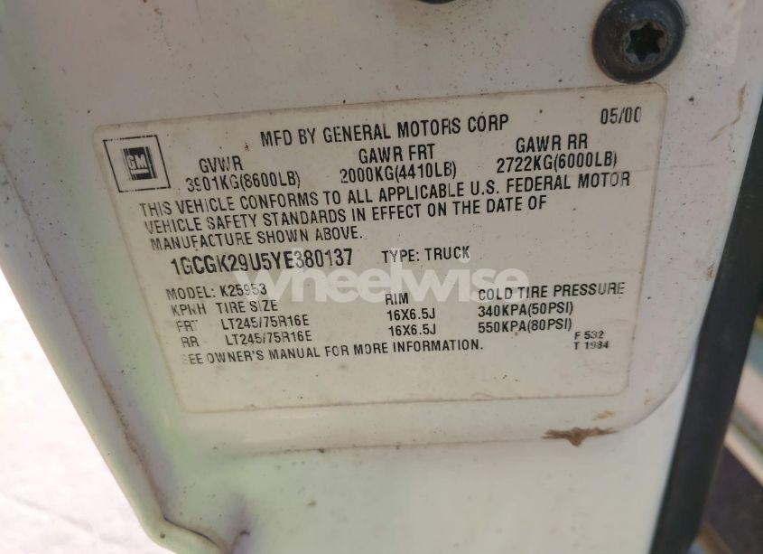 Photo 9 of 2000 Chevrolet Silverado 2500 LS (VIN 1GCGK29U5YE380137)