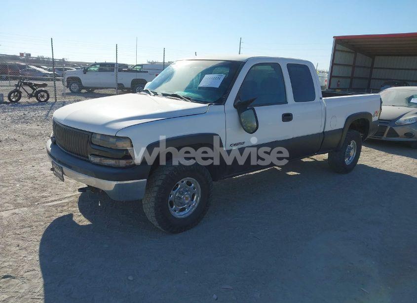 Photo 2 of 2001 Chevrolet Silverado 2500 LS (VIN 1GCGK29U81Z218548)