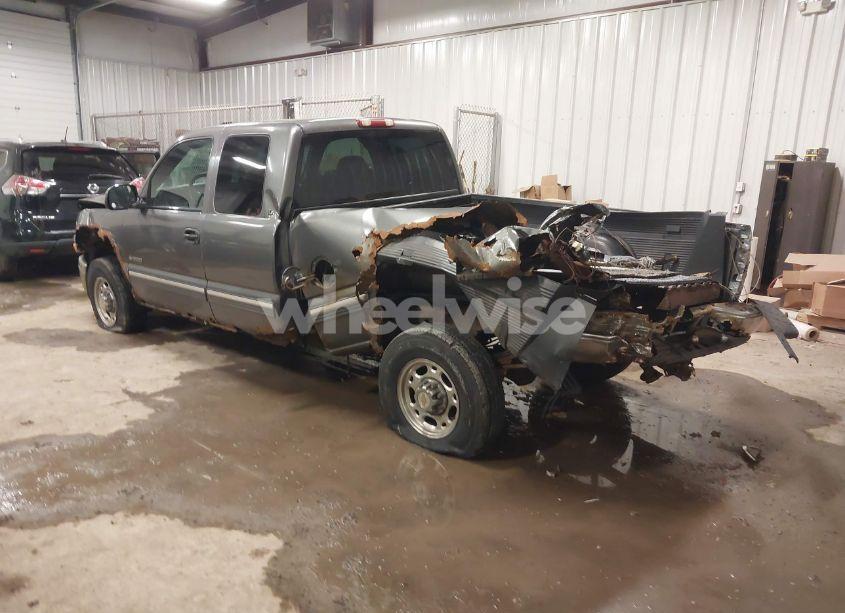 Photo 3 of 2000 Chevrolet Silverado 2500 LT (VIN 1GCGK29U9YE255173)