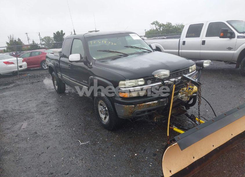 2000 Chevrolet Silverado 2500 LS (VIN 1GCGK29UXYE135561) main photo