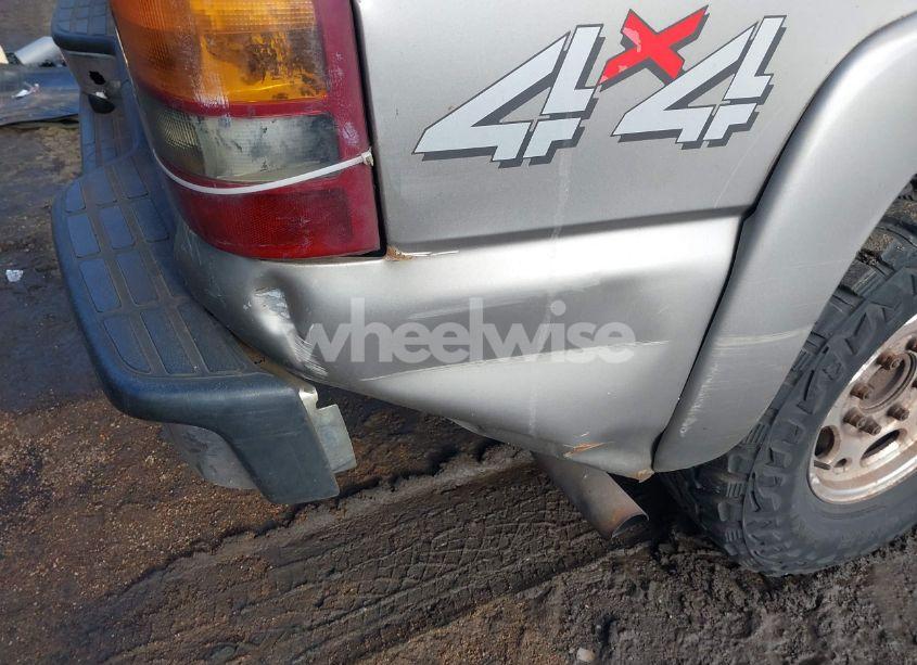 Photo 16 of 2000 Chevrolet Silverado 2500 LS (VIN 1GCGK29UXYE302226)