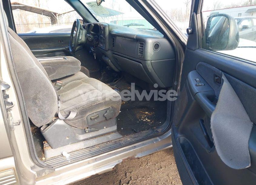 Photo 5 of 2000 Chevrolet Silverado 2500 LS (VIN 1GCGK29UXYE302226)