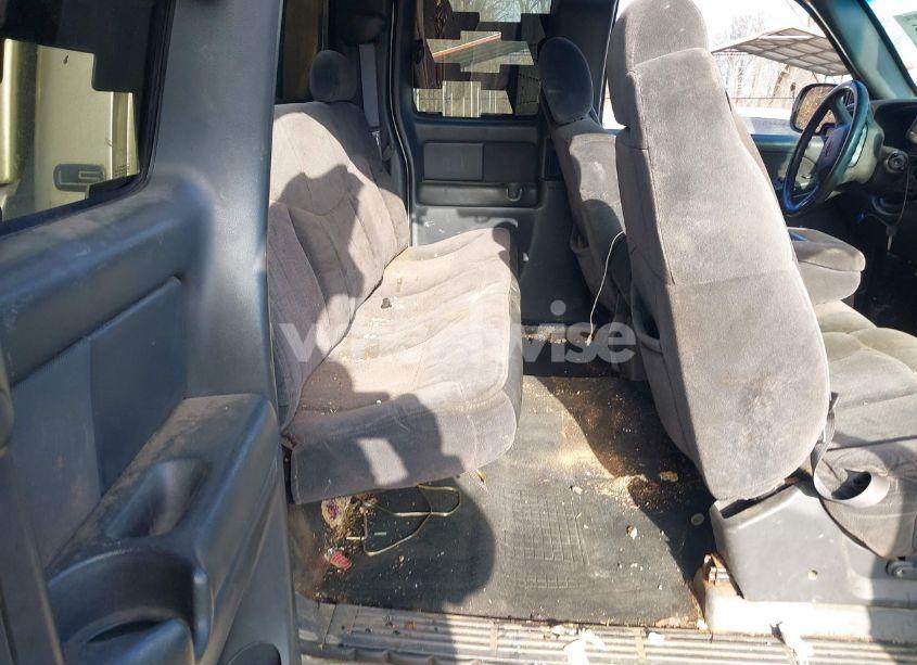 Photo 8 of 2000 Chevrolet Silverado 2500 LS (VIN 1GCGK29UXYE302226)