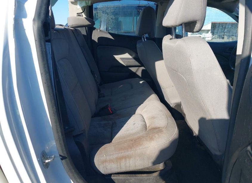 Photo 8 of 2015 Chevrolet Colorado WT (VIN 1GCGSAE37F1259296)