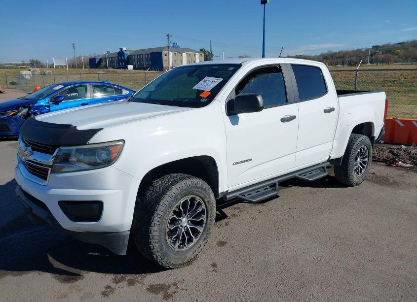 Photo 2 of 2015 Chevrolet Colorado WT (VIN 1GCGSAEAXF1262630)