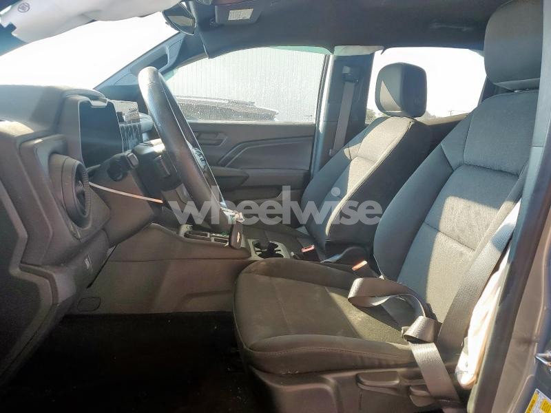 Photo 4 of 2024 CHEVROLET COLORADO (VIN 1GCGSBEC1R1134367)