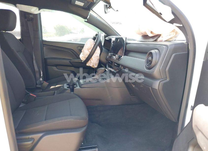 Photo 5 of 2024 Chevrolet Colorado 2WD WT (VIN 1GCGSBEC7R1207645)