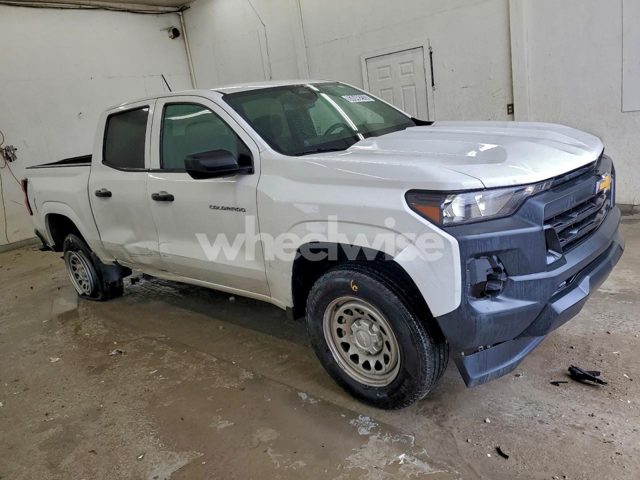 Photo 4 of 2024 CHEVROLET COLORADO (VIN 1GCGSBEC7R1244680)
