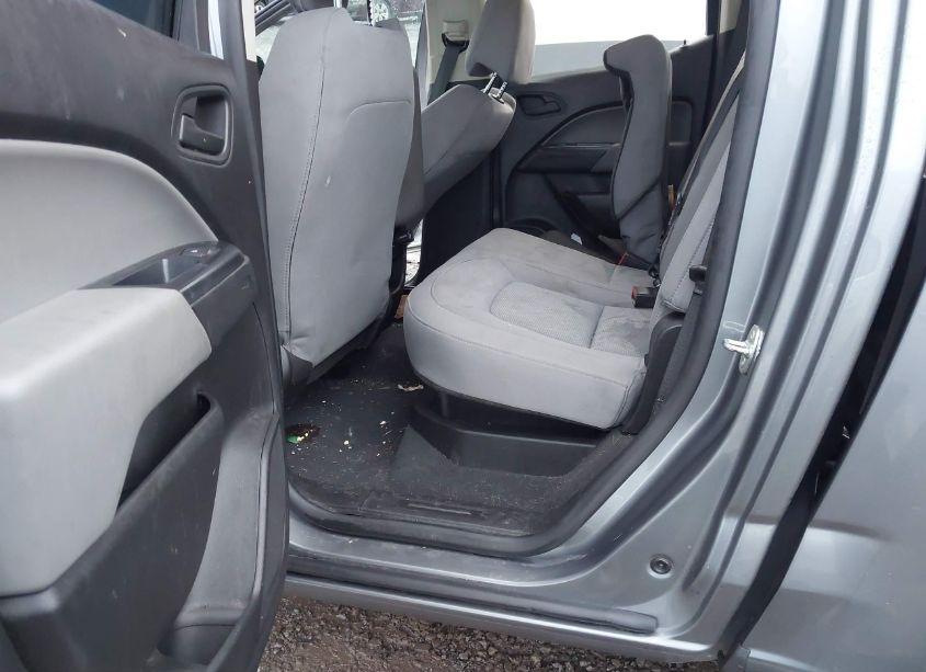 Photo 8 of 2019 Chevrolet Colorado WT (VIN 1GCGSBEN4K1177530)