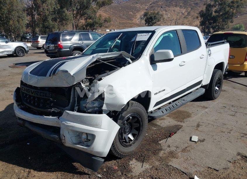 Photo 2 of 2019 Chevrolet Colorado LT (VIN 1GCGSCEN1K1249922)