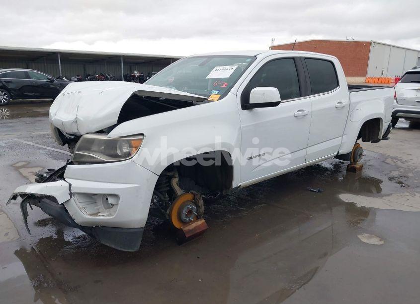 Photo 2 of 2019 Chevrolet Colorado LT (VIN 1GCGSCEN2K1241599)