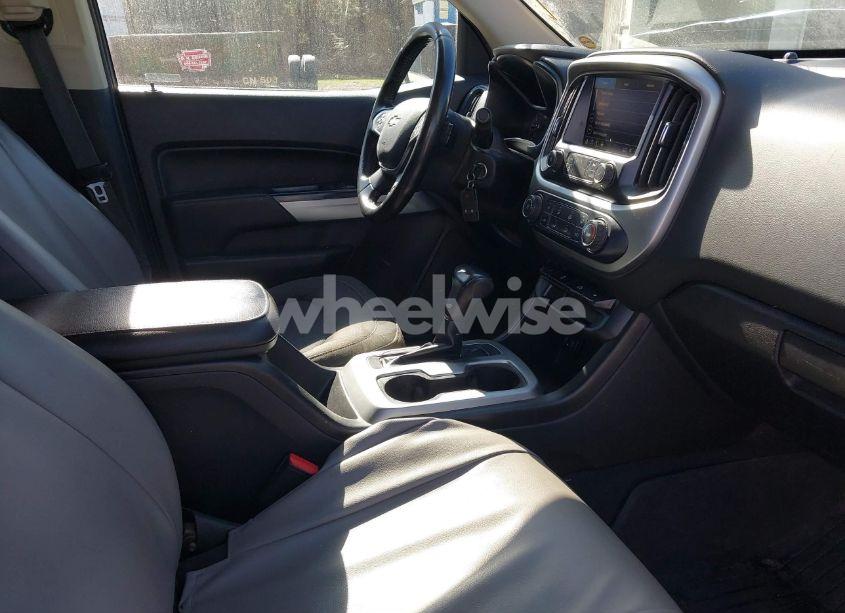 Photo 5 of 2019 Chevrolet Colorado LT (VIN 1GCGSCEN4K1202612)