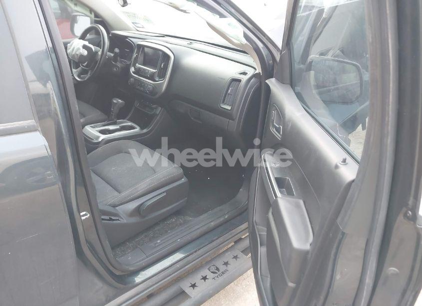 Photo 5 of 2018 Chevrolet Colorado LT (VIN 1GCGSCEN8J1241704)