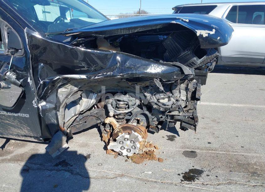 Photo 6 of 2018 Chevrolet Colorado LT (VIN 1GCGSCEN8J1324503)