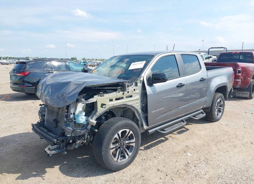 Photo 2 of 2021 Chevrolet Colorado 2WD SHORT BOX Z71 (VIN 1GCGSDEN1M1108275)