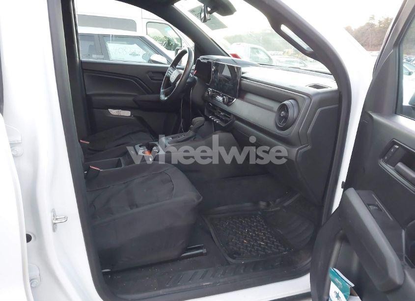 Photo 5 of 2023 Chevrolet Colorado 4WD SHORT BOX WT (VIN 1GCGTBEC0P1194456)