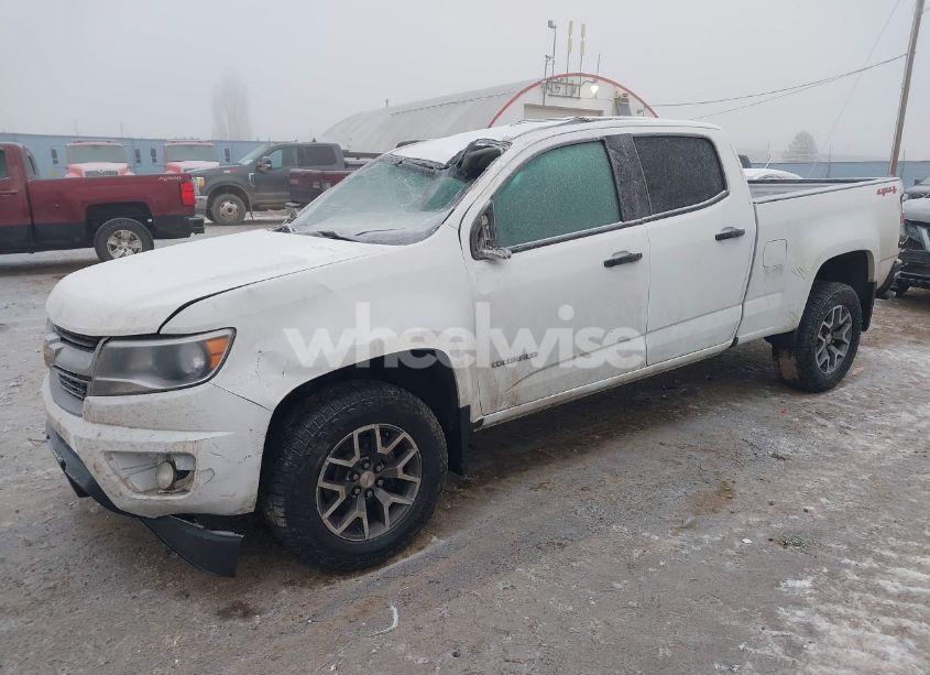 Photo 2 of 2018 Chevrolet Colorado WT (VIN 1GCGTBEN3J1271023)