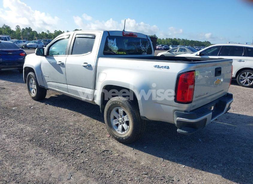 Photo 3 of 2019 Chevrolet Colorado WT (VIN 1GCGTBEN4K1351819)