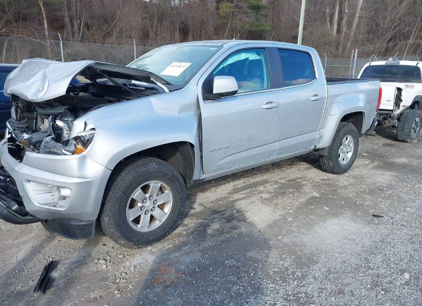 Photo 2 of 2019 Chevrolet Colorado WT (VIN 1GCGTBEN7K1196022)