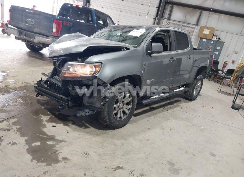 Photo 2 of 2019 Chevrolet Colorado LT (VIN 1GCGTCEN0K1113083)