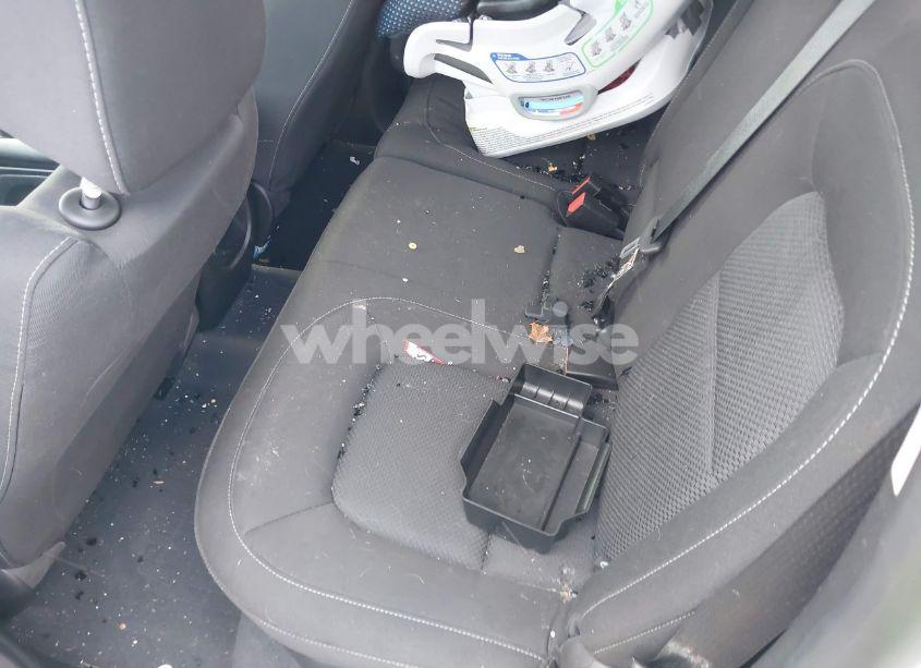 Photo 8 of 2019 Chevrolet Colorado LT (VIN 1GCGTCEN0K1275182)