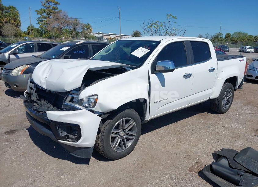 Photo 2 of 2021 Chevrolet Colorado 4WD SHORT BOX LT (VIN 1GCGTCEN0M1111868)