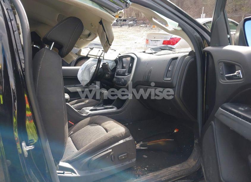 Photo 5 of 2018 Chevrolet Colorado LT (VIN 1GCGTCEN2J1134404)