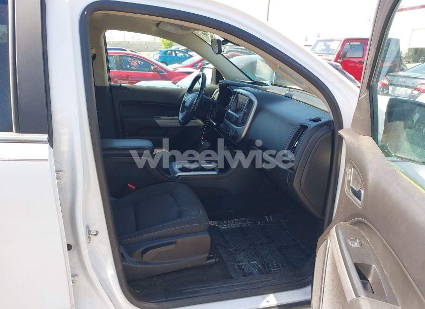 Photo 5 of 2018 Chevrolet Colorado LT (VIN 1GCGTCEN4J1297748)