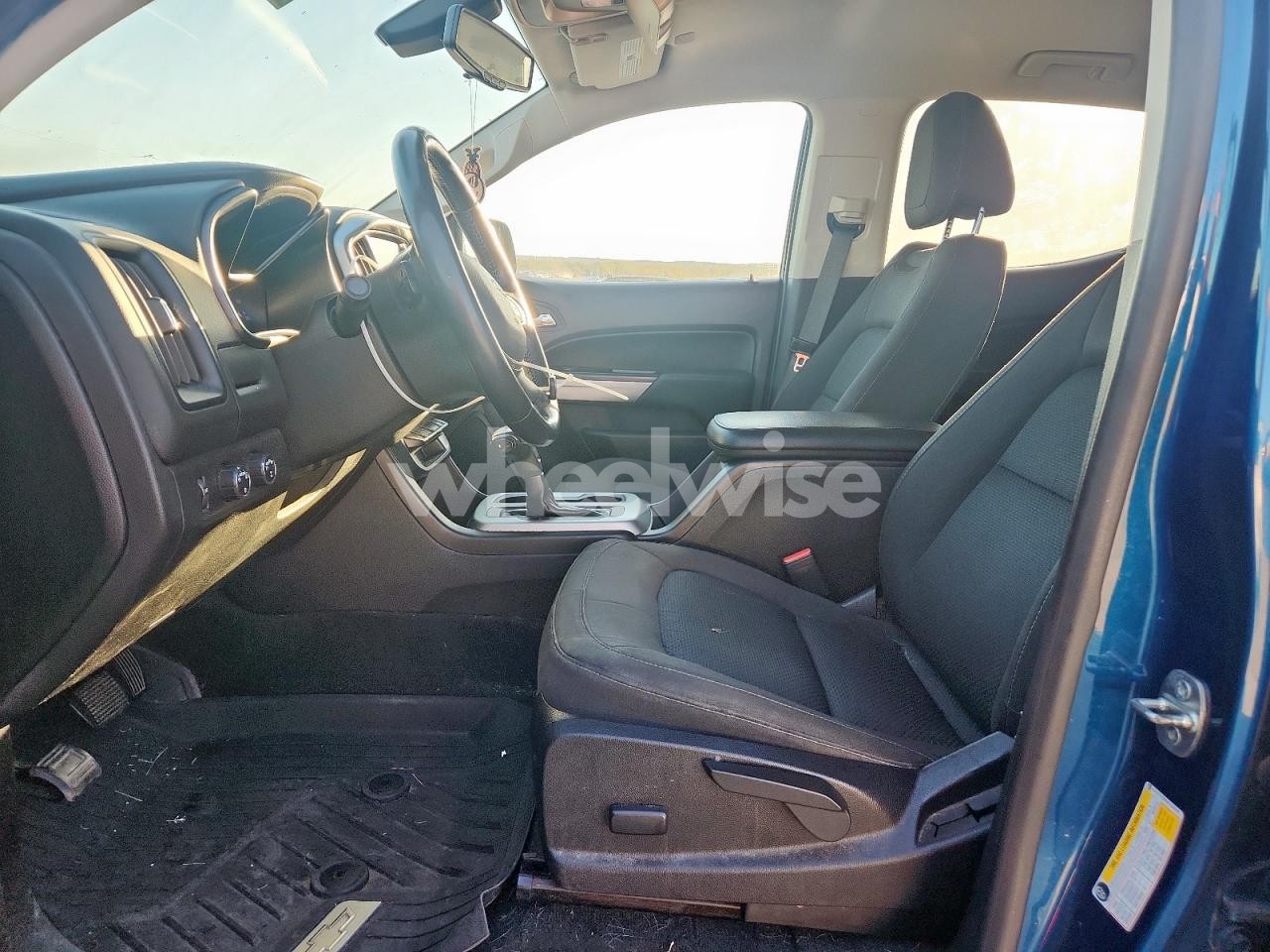 Photo 7 of 2019 CHEVROLET COLORADO LT (VIN 1GCGTCEN5K1102645)