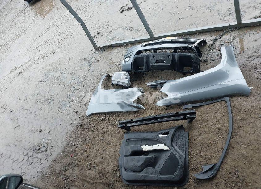 Photo 12 of 2018 Chevrolet Colorado LT (VIN 1GCGTCEN6J1146104)