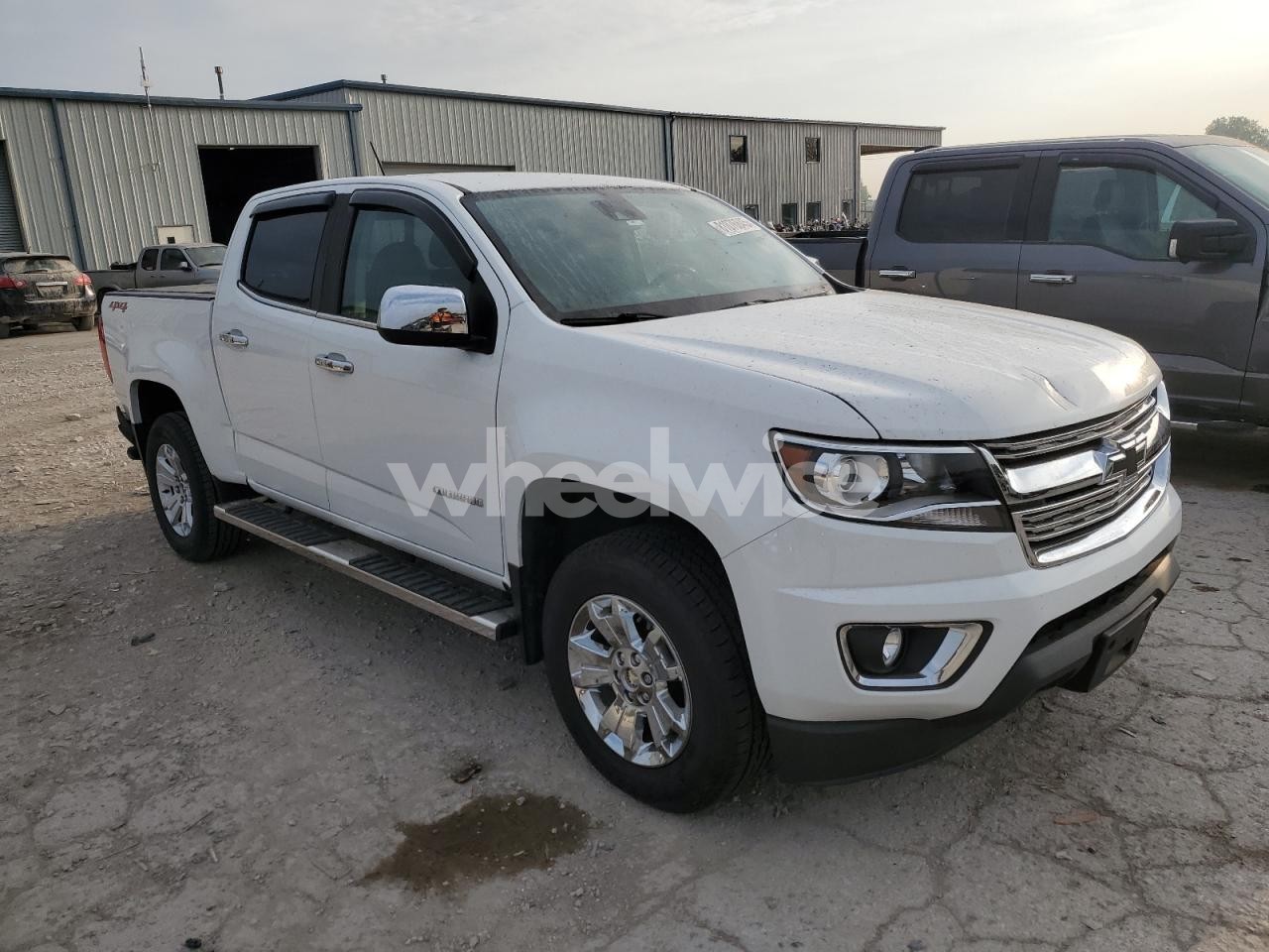 Photo 4 of 2019 CHEVROLET COLORADO LT (VIN 1GCGTCEN7K1181493)
