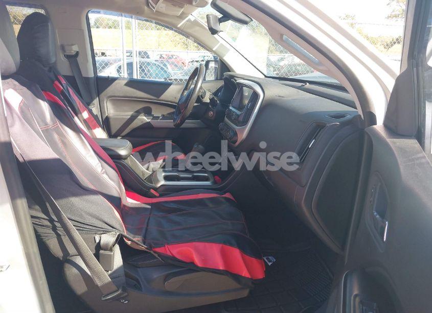 Photo 5 of 2017 Chevrolet Colorado LT (VIN 1GCGTCENXH1174059)