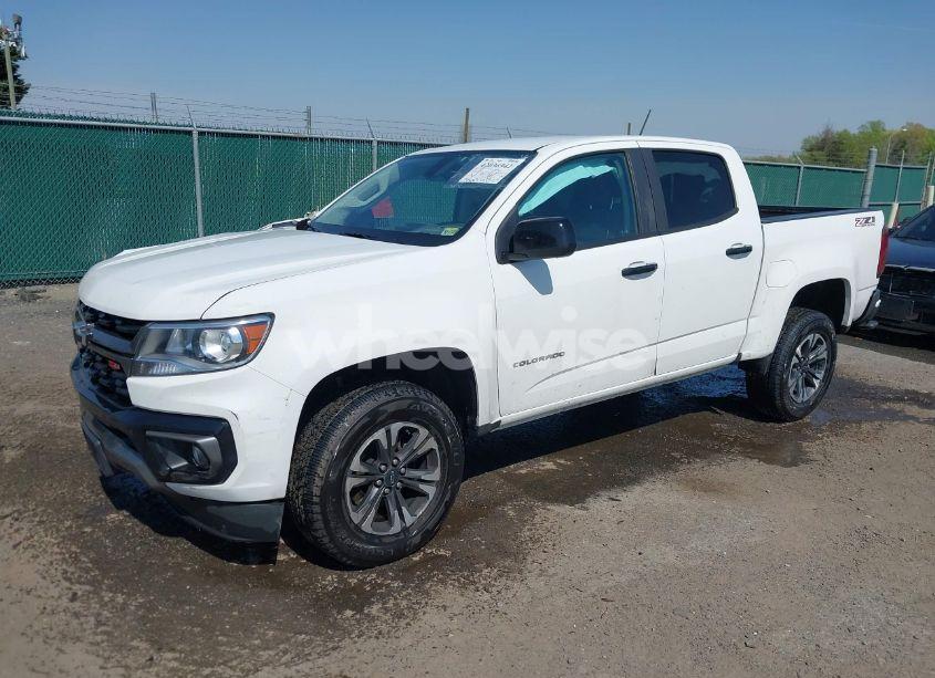 Photo 2 of 2022 Chevrolet Colorado 4WD SHORT BOX Z71 (VIN 1GCGTDEN2N1266879)