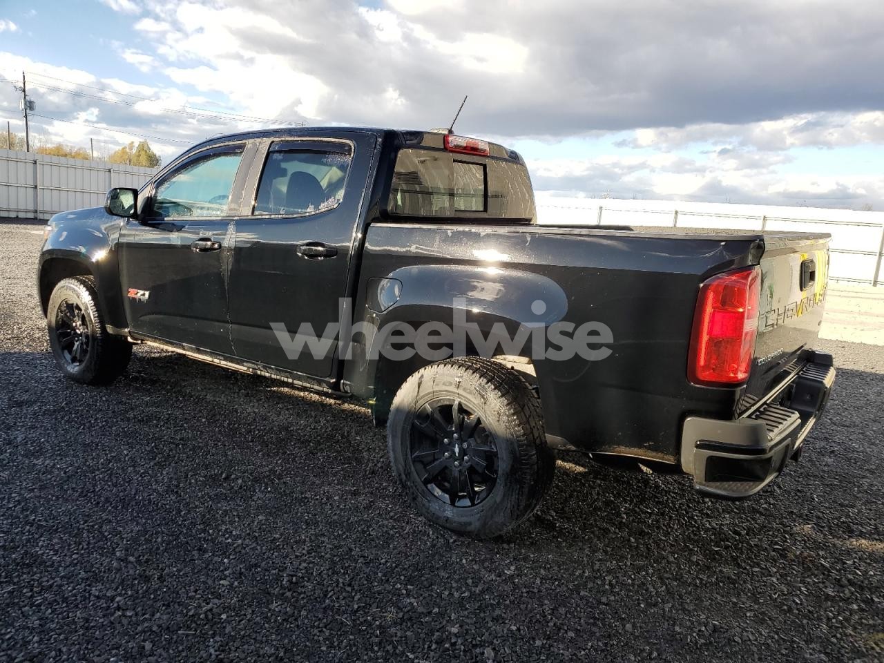 Photo 2 of 2021 CHEVROLET COLORADO Z71 N/A (VIN 1GCGTDEN4M1106176)