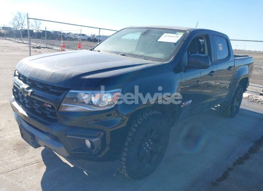 Photo 2 of 2021 Chevrolet Colorado 4WD SHORT BOX Z71 (VIN 1GCGTDEN5M1183879)