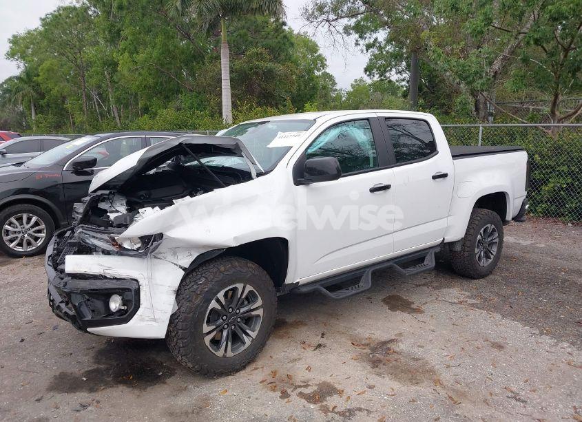 Photo 2 of 2022 Chevrolet Colorado 4WD SHORT BOX Z71 (VIN 1GCGTDEN7N1332410)