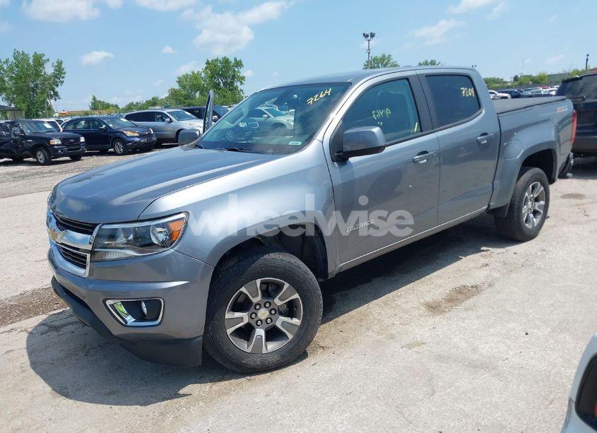 Photo 2 of 2018 Chevrolet Colorado Z71 (VIN 1GCGTDENXJ1247717)