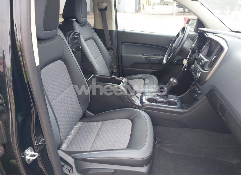 Photo 5 of 2021 Chevrolet Colorado (VIN 1GCGTDENXM1105680)