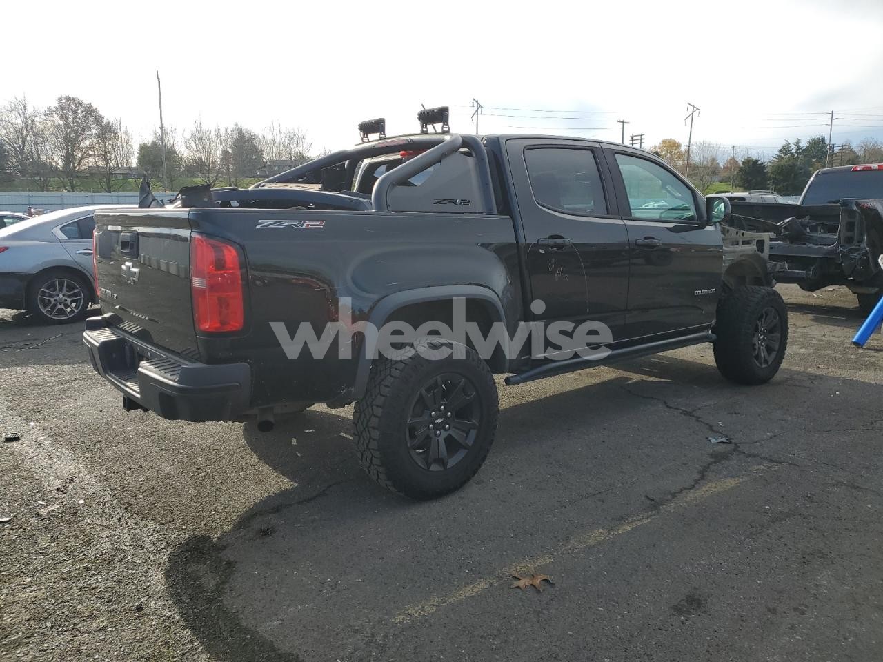 Photo 3 of 2018 CHEVROLET COLORADO ZR2 N/A (VIN 1GCGTEEN3J1323610)
