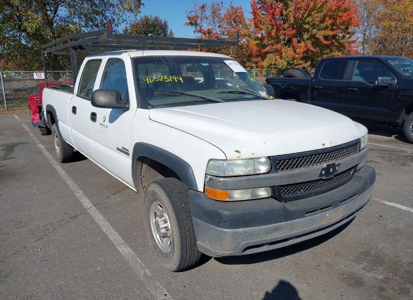 2002 Chevrolet Silverado 2500HD (VIN 1GCHC23102F223004) main photo