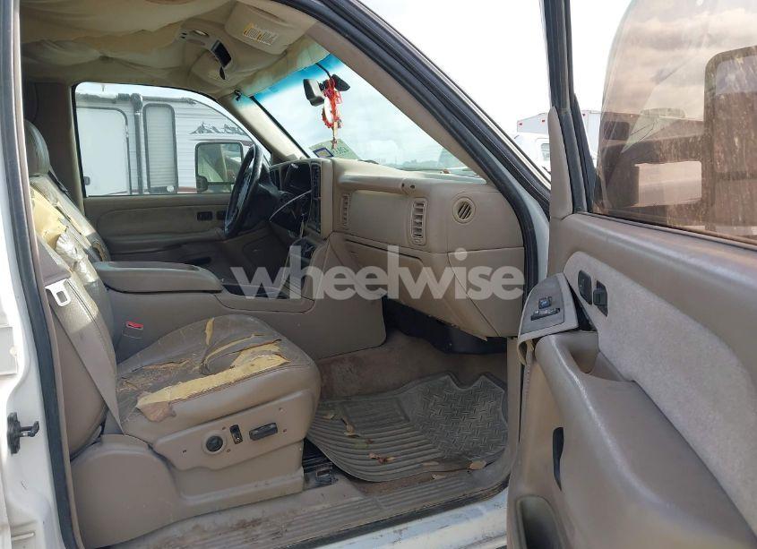 Photo 5 of 2003 Chevrolet Silverado 2500HD LT (VIN 1GCHC23103F170516)