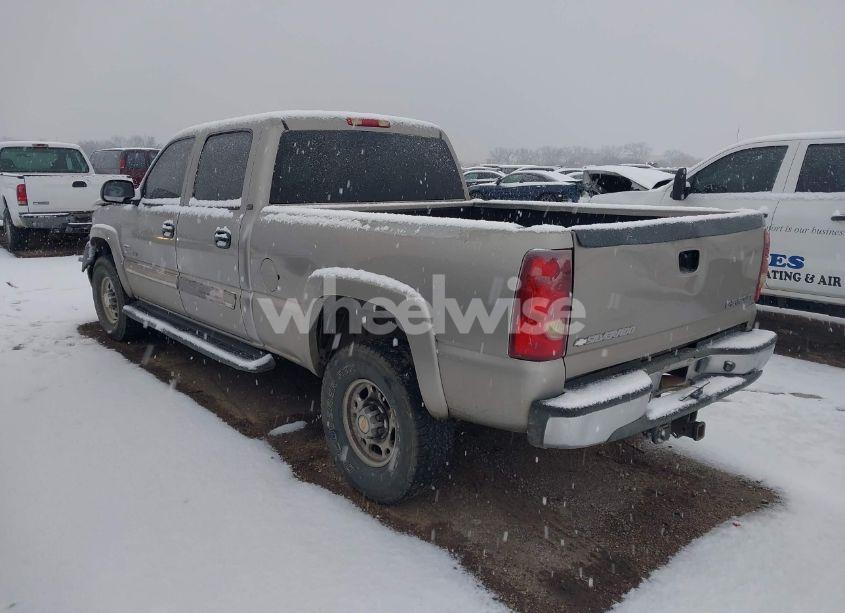 Photo 3 of 2003 Chevrolet Silverado 2500HD LT (VIN 1GCHC23123F229582)