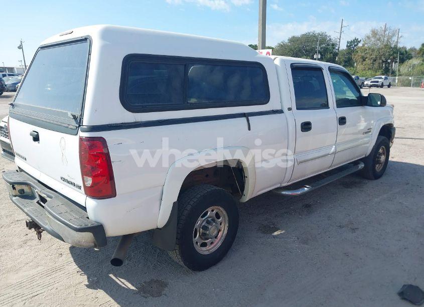 Photo 4 of 2003 Chevrolet Silverado 2500HD LT (VIN 1GCHC231X3F178039)