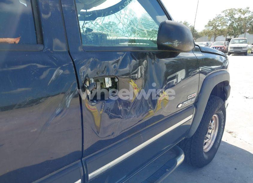 Photo 18 of 2004 Chevrolet Silverado 2500HD LT (VIN 1GCHC23234F257613)