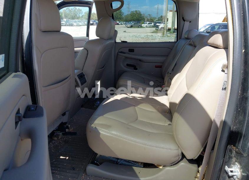 Photo 8 of 2004 Chevrolet Silverado 2500HD LT (VIN 1GCHC23234F257613)