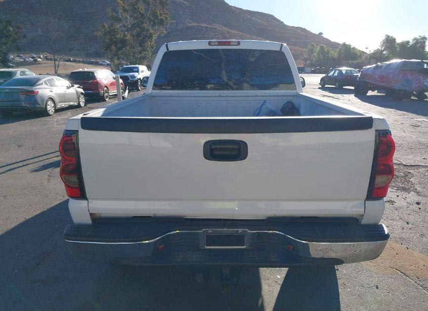 Photo 15 of 2005 Chevrolet Silverado 2500HD LT (VIN 1GCHC23245F894494)