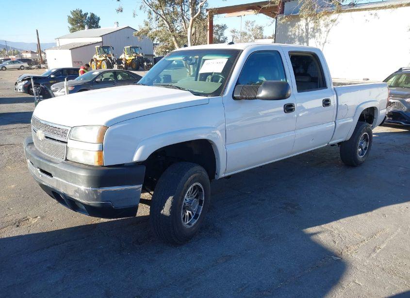 Photo 2 of 2005 Chevrolet Silverado 2500HD LT (VIN 1GCHC23245F894494)