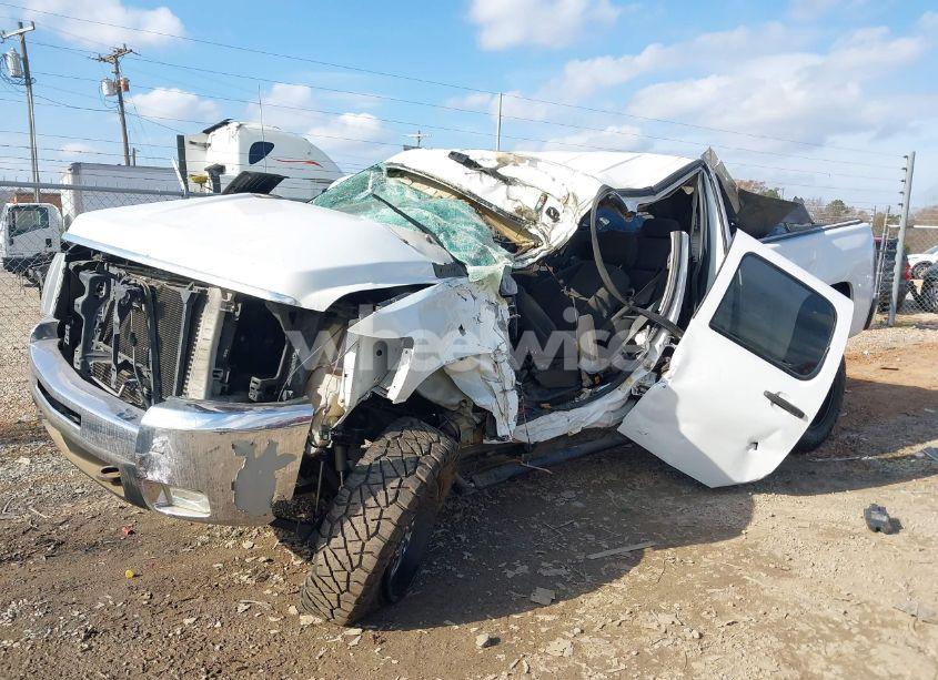 Photo 2 of 2008 Chevrolet Silverado 2500HD LT2 (VIN 1GCHC23668F225232)