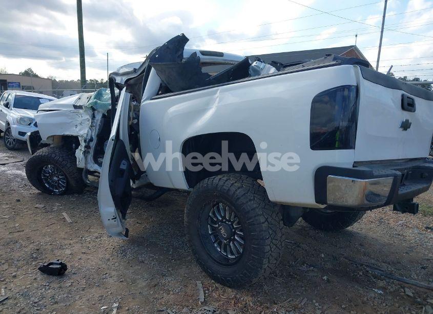 Photo 3 of 2008 Chevrolet Silverado 2500HD LT2 (VIN 1GCHC23668F225232)